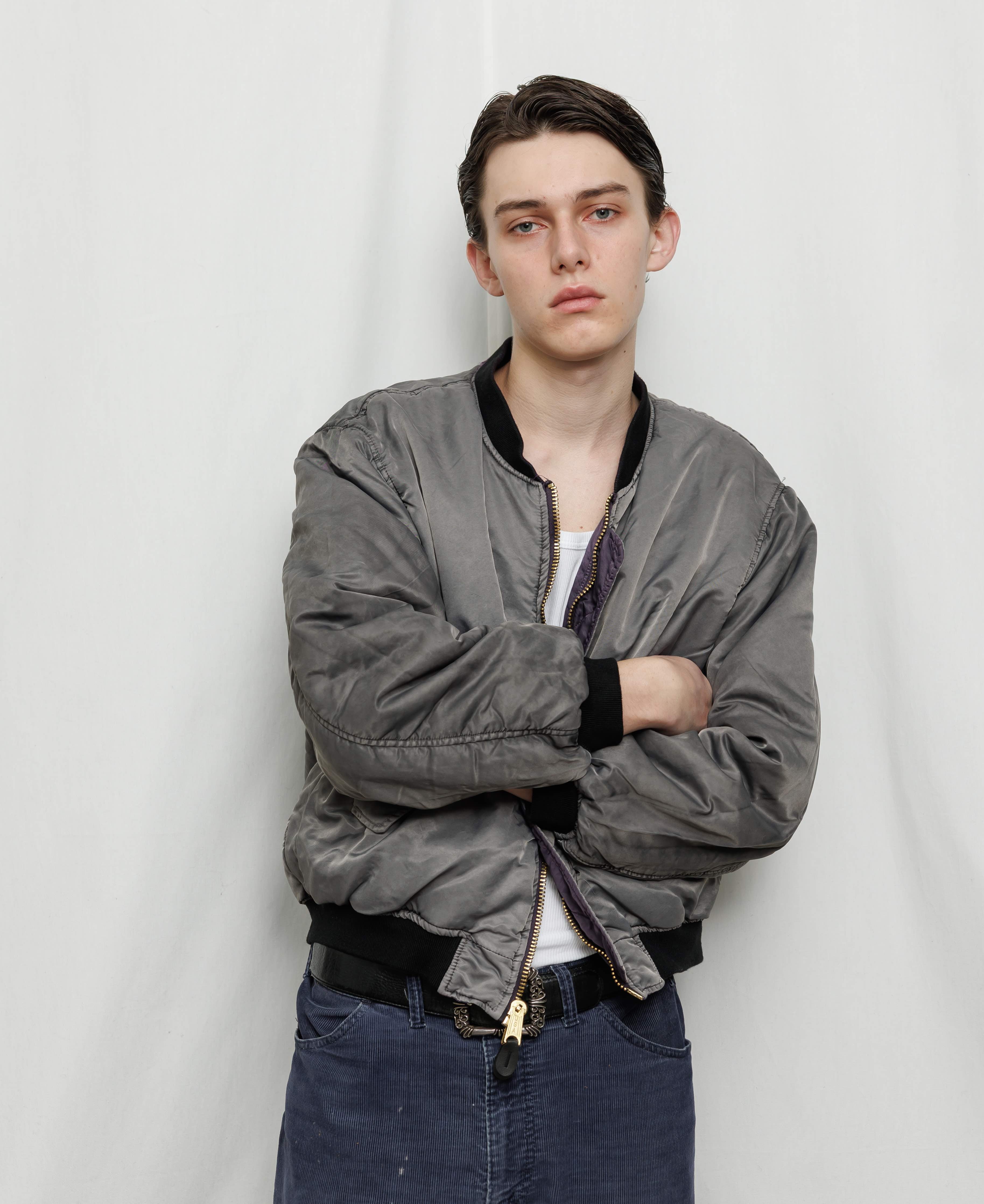 ガーメントダイ ダブルフェイスナイロンボンバージャケット - ダークグレー x パープル