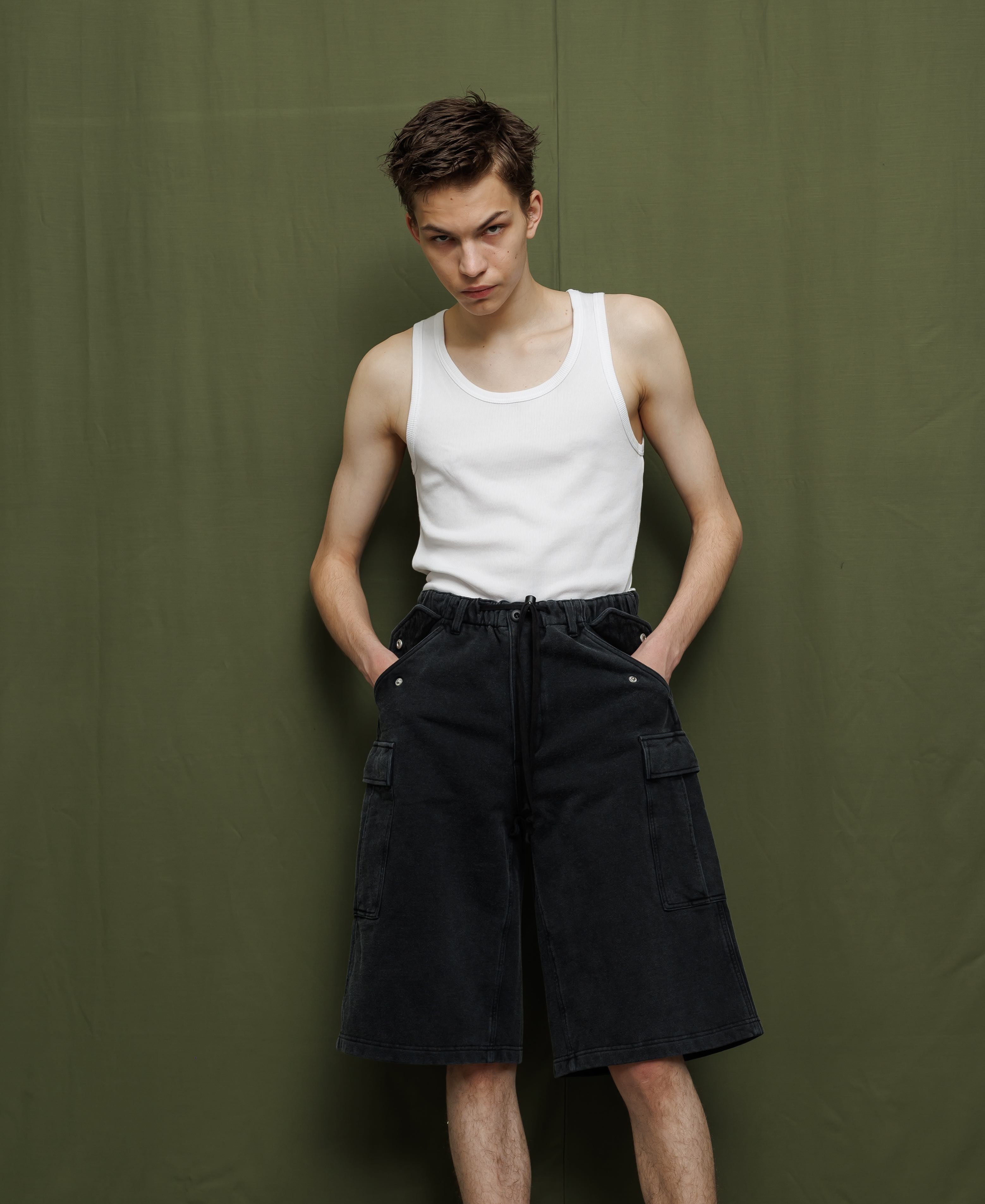 サンフェイドウォッシュ スウェットカーゴショートパンツ - ブラック