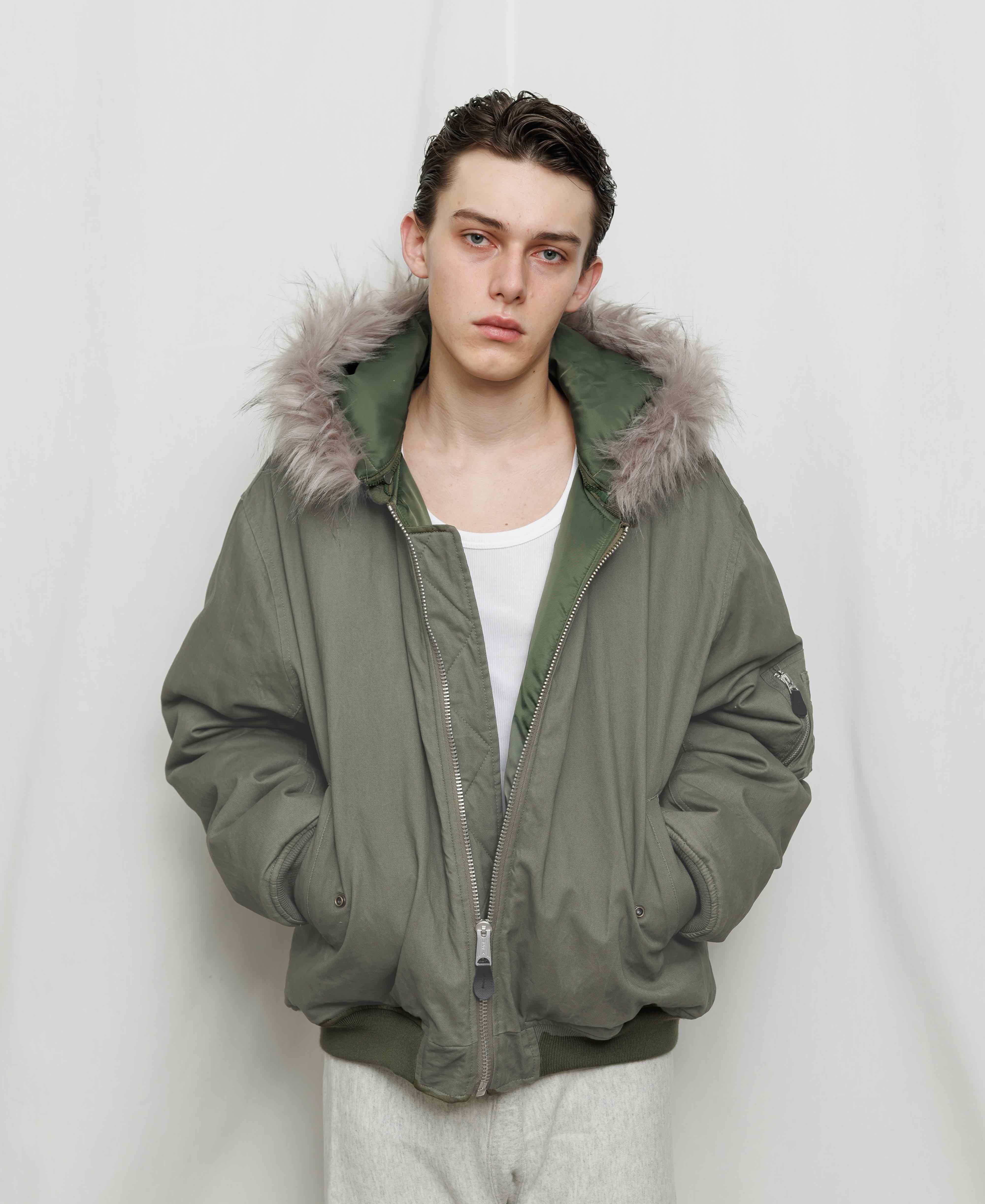 デタッチャブルファーフード付きコットンボンバージャケット | オリーブドラブ
